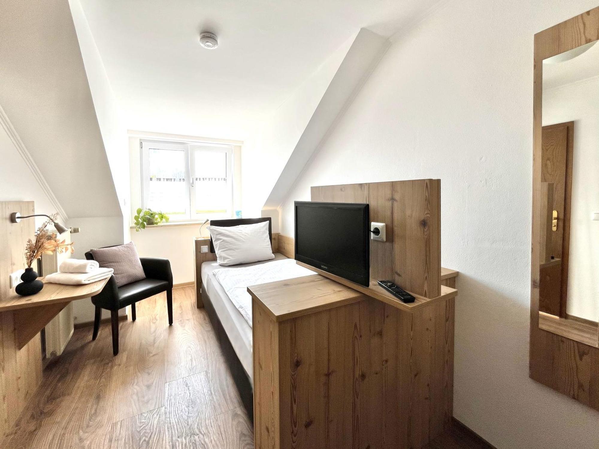 Gastwirtschaft & Hotel Doll Markt Indersdorf Chambre photo