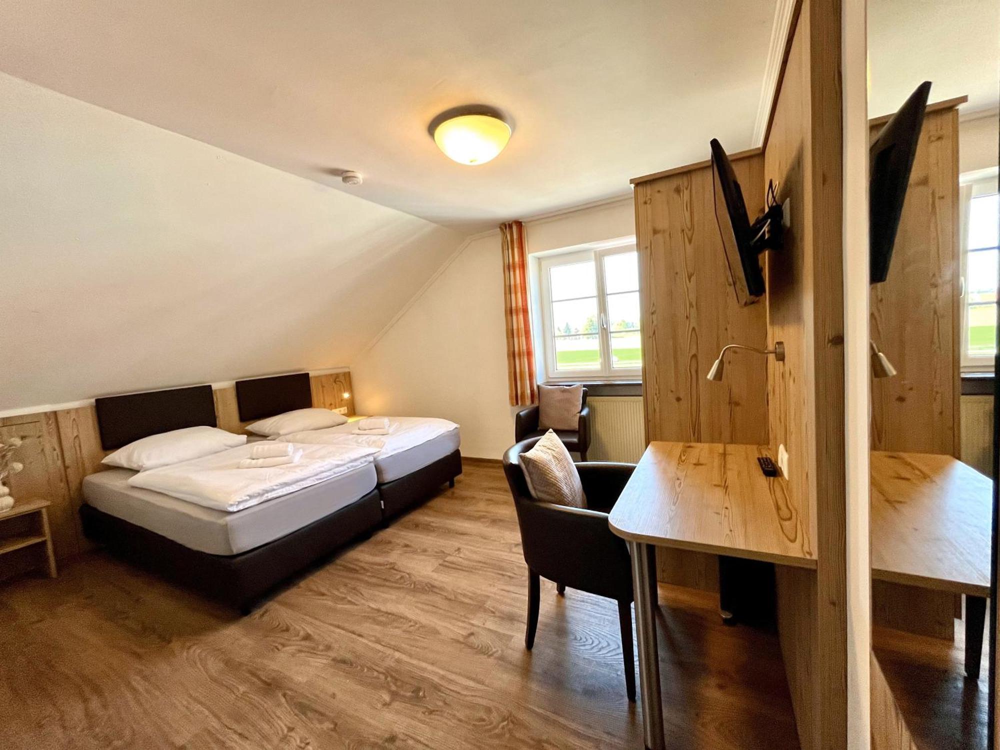 Gastwirtschaft & Hotel Doll Markt Indersdorf Chambre photo